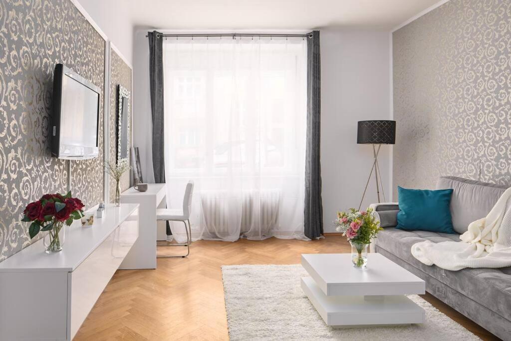 Gentle And Cozy Right At The Center Praga